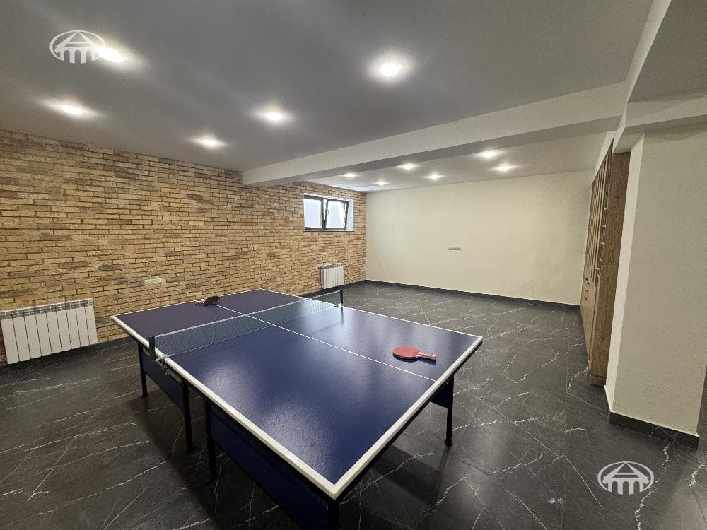 Townhouse · 4 rooms · 292 m² · Arabkir