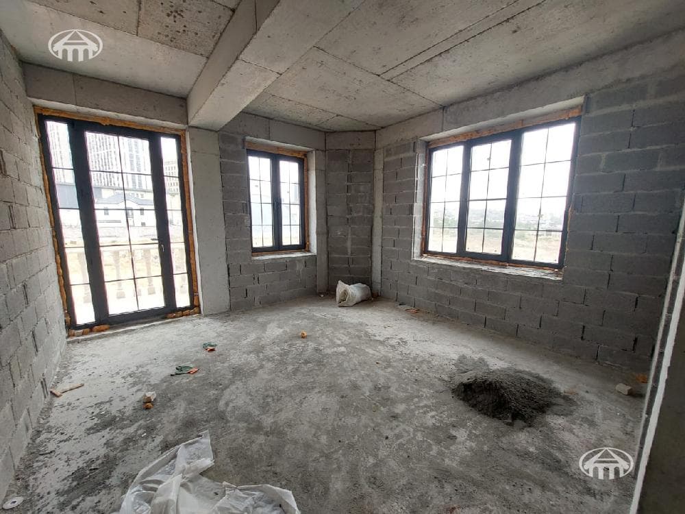 Mansion · 6 rooms · 228 m² · Avan