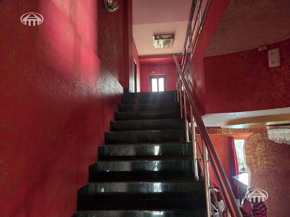Hotel · 9 rooms · 390 m² · Ajapnyak