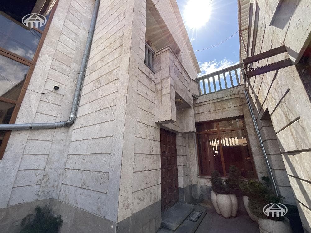 Mansion · 7 rooms · 700 m² · Arabkir