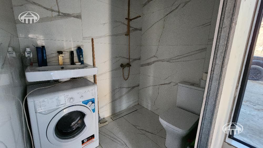 Apartment · 2 rooms · 72 m² · Kentron