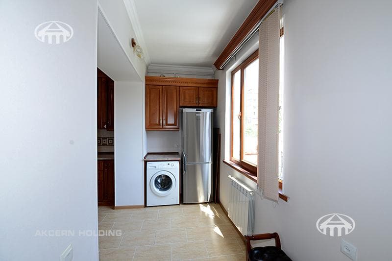 Apartment · 3 rooms · 100 m² · Kentron