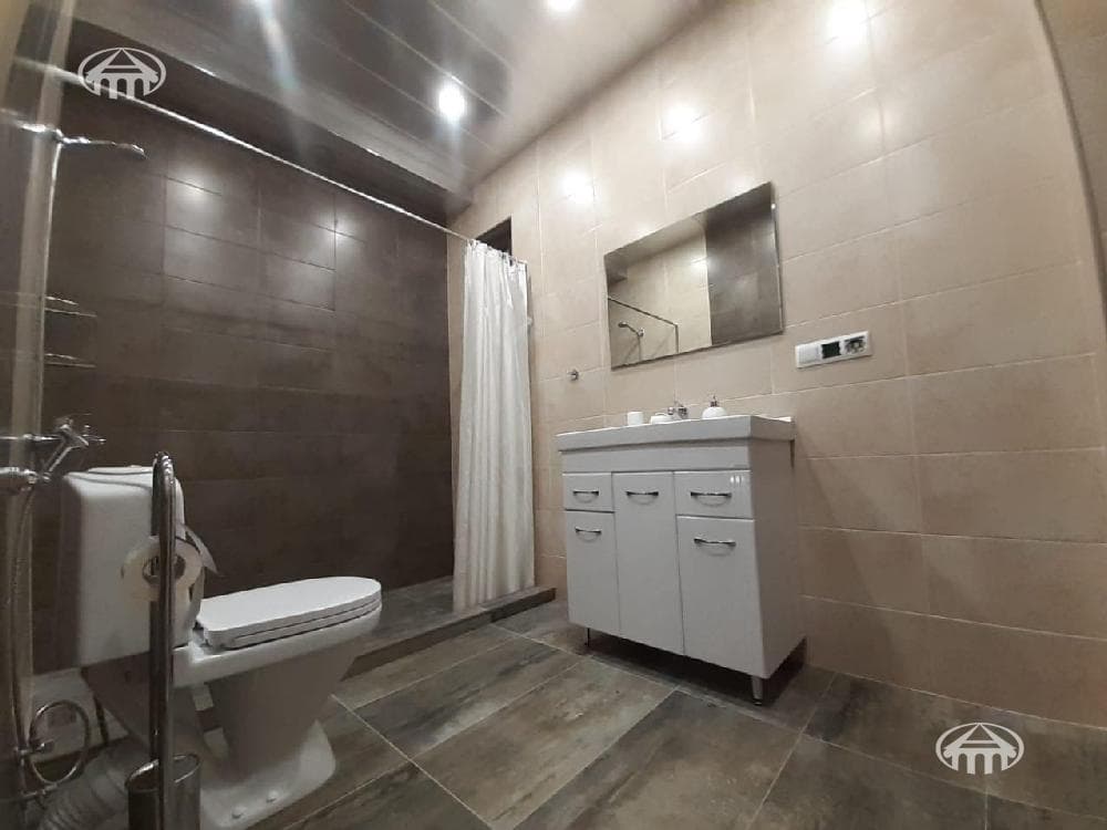 Բնակարան · 4 սեն. · 120 մ² · Կենտրոն