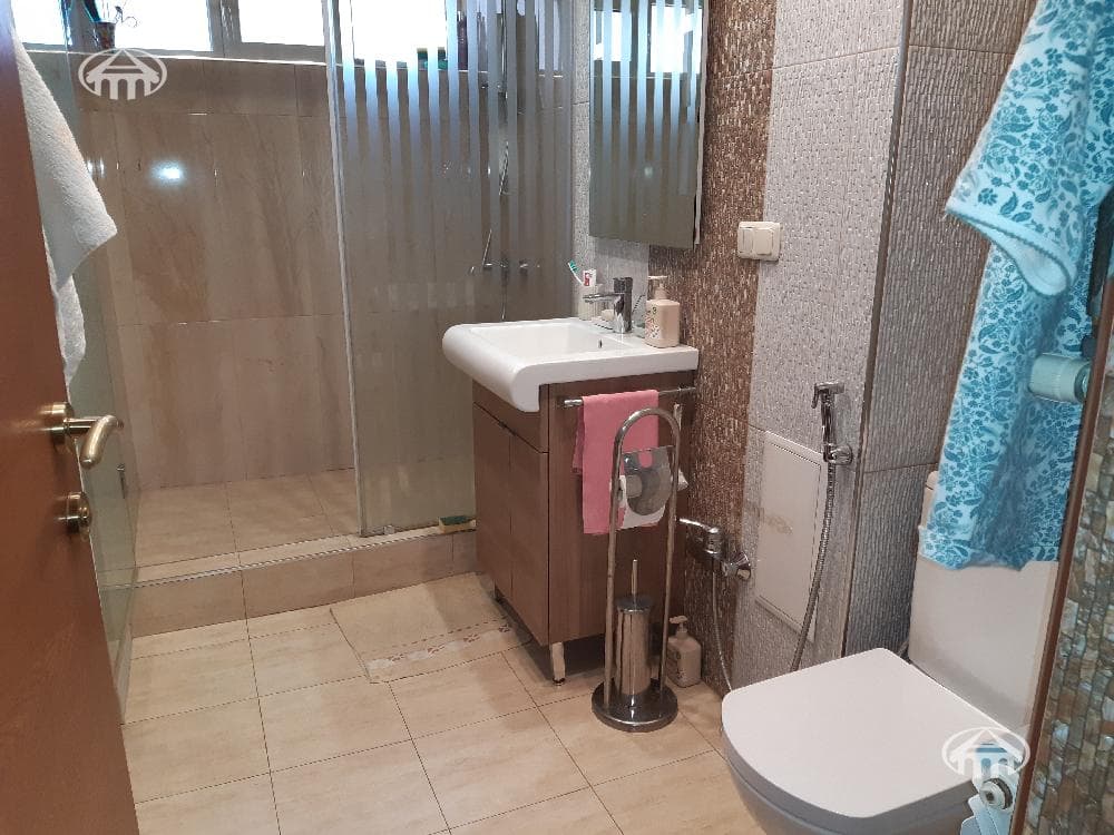 Квартира · 4 комн. · 135 м² · Кентрон