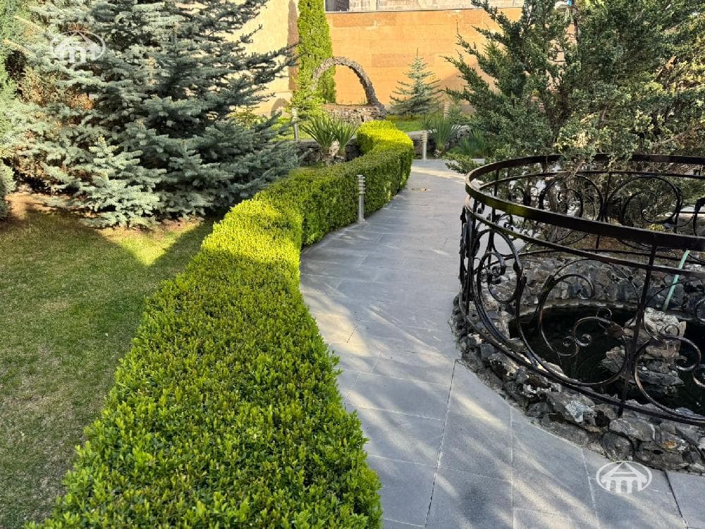 Загородный дом · 3 комн. · 393 м² · Джрвеж