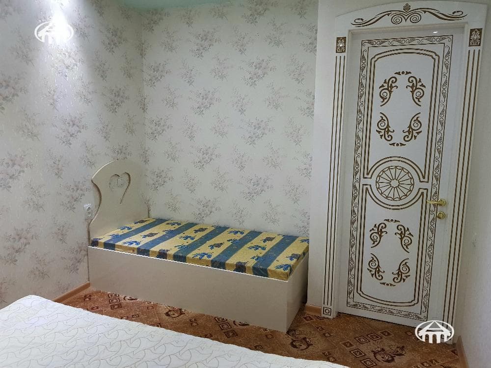 Квартира · 1 комн. · 52 м² · Кентрон