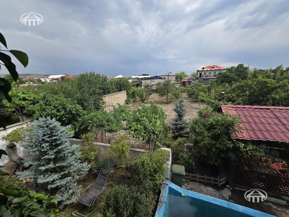 Дом · 5 комн. · 319 м² · Шенгавит