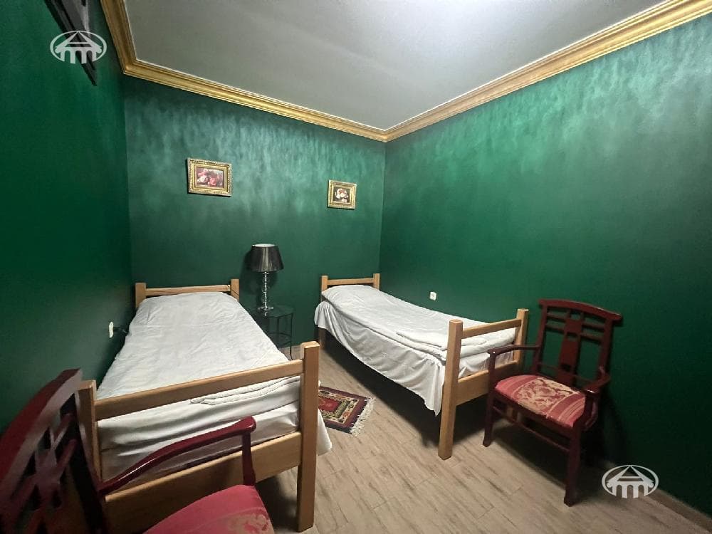 Отель · 9 комн. · 172 м² · Кентрон