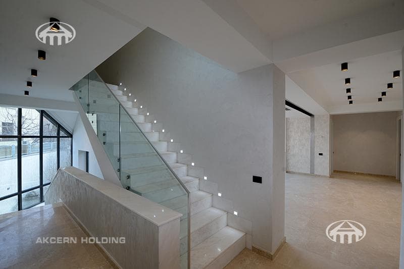 Mansion · 6 rooms · 1,022 m² · Kentron