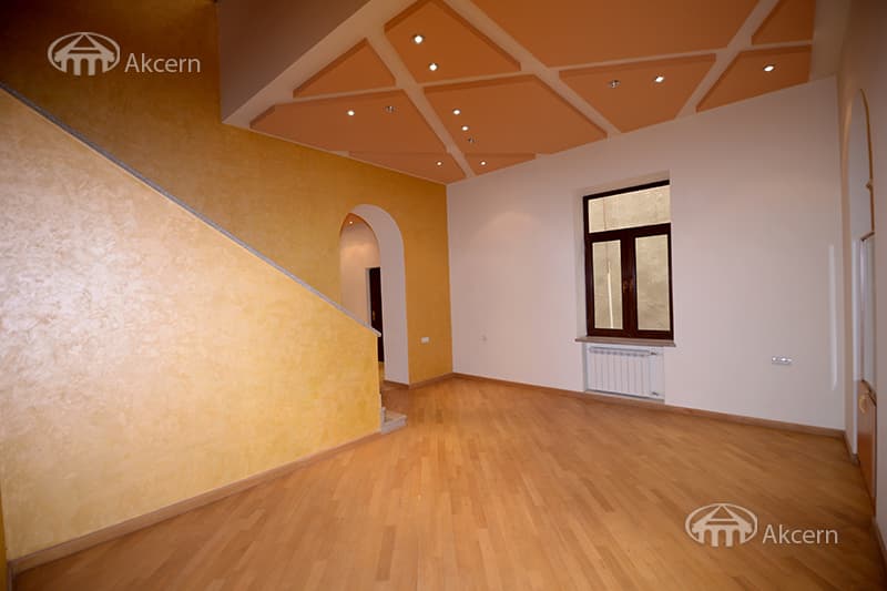 Офис · 347 м² · Кентрон