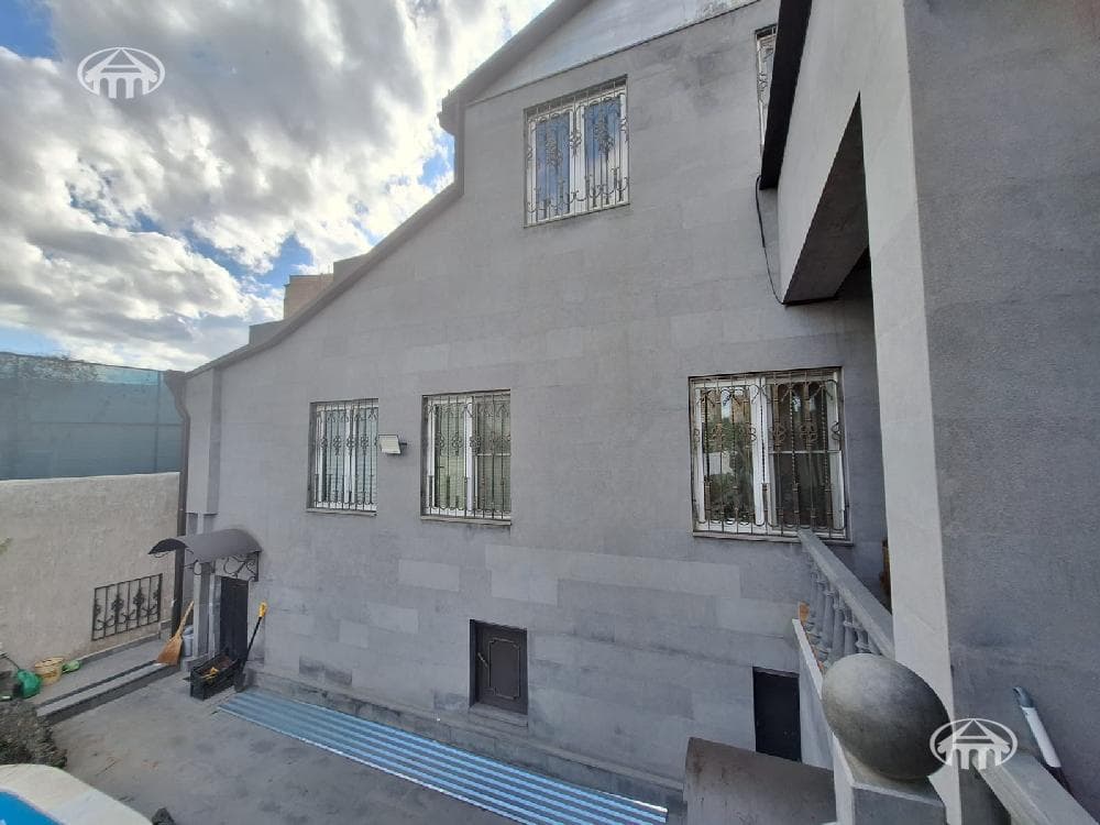 Особняк · 350 м² · Ереван
