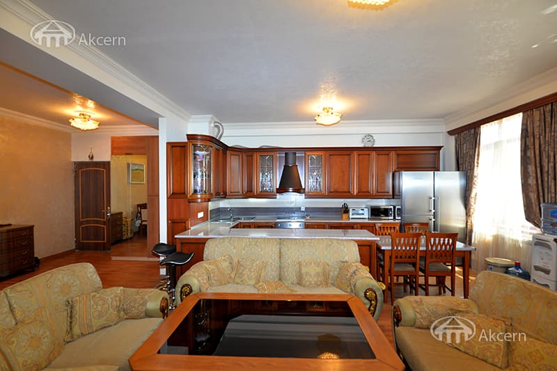 Квартира · 4 комн. · 124 м² · Кентрон