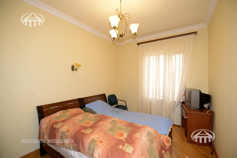 Особняк · 9 комн. · 650 м² · Аджапняк