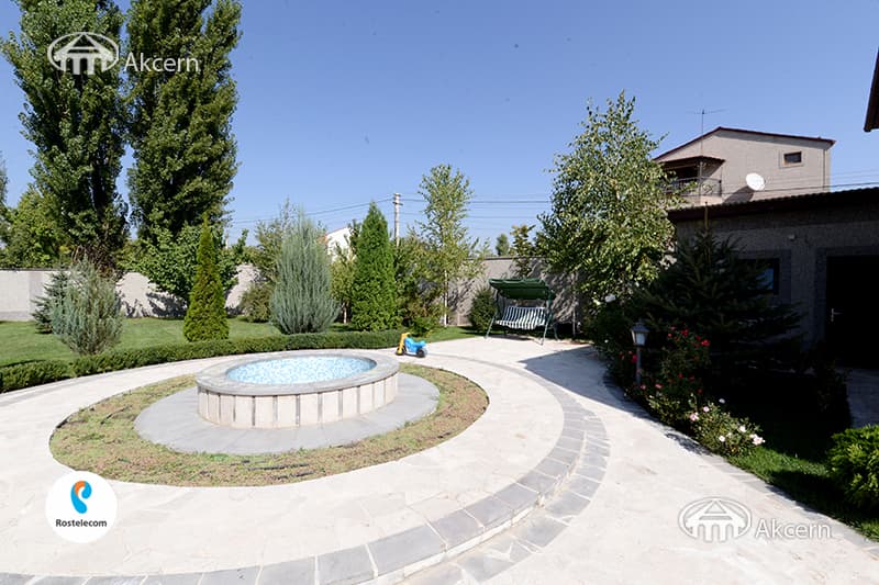 Mansion · 7 rooms · 729 m² · v. Arinj