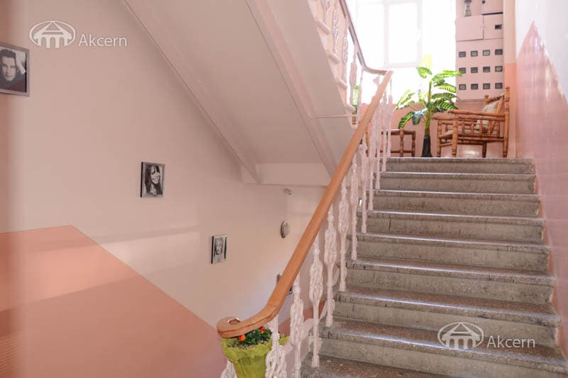 Apartment · 3 rooms · 90 m² · Kentron