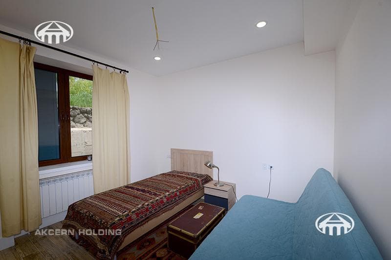 Mansion · 4 rooms · 244 m² · Saghmosavan
