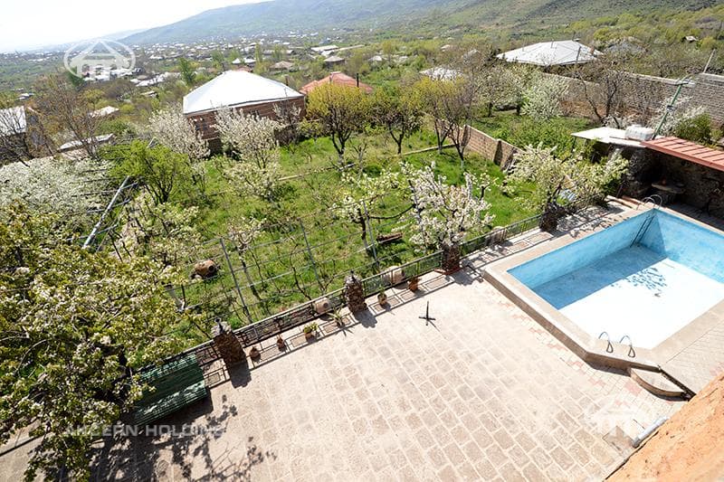 Mansion · 5 rooms · 368 m² · Ghazaravan