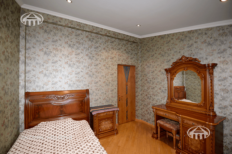 Квартира · 5 комн. · 210 м² · Кентрон