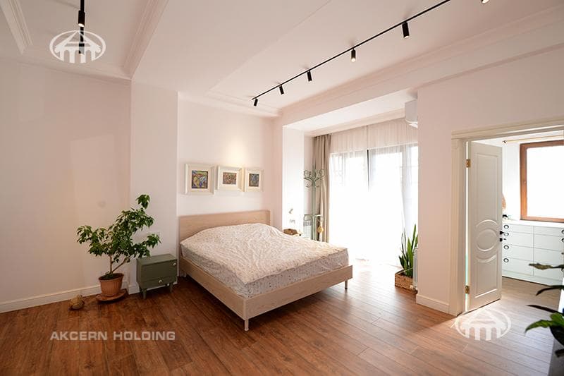 Apartment · 3 rooms · 99 m² · Kentron