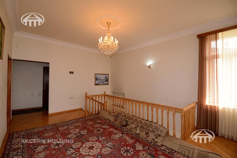 Առանձնատուն · 5 սեն. · 319 մ² · Աջափնյակ
