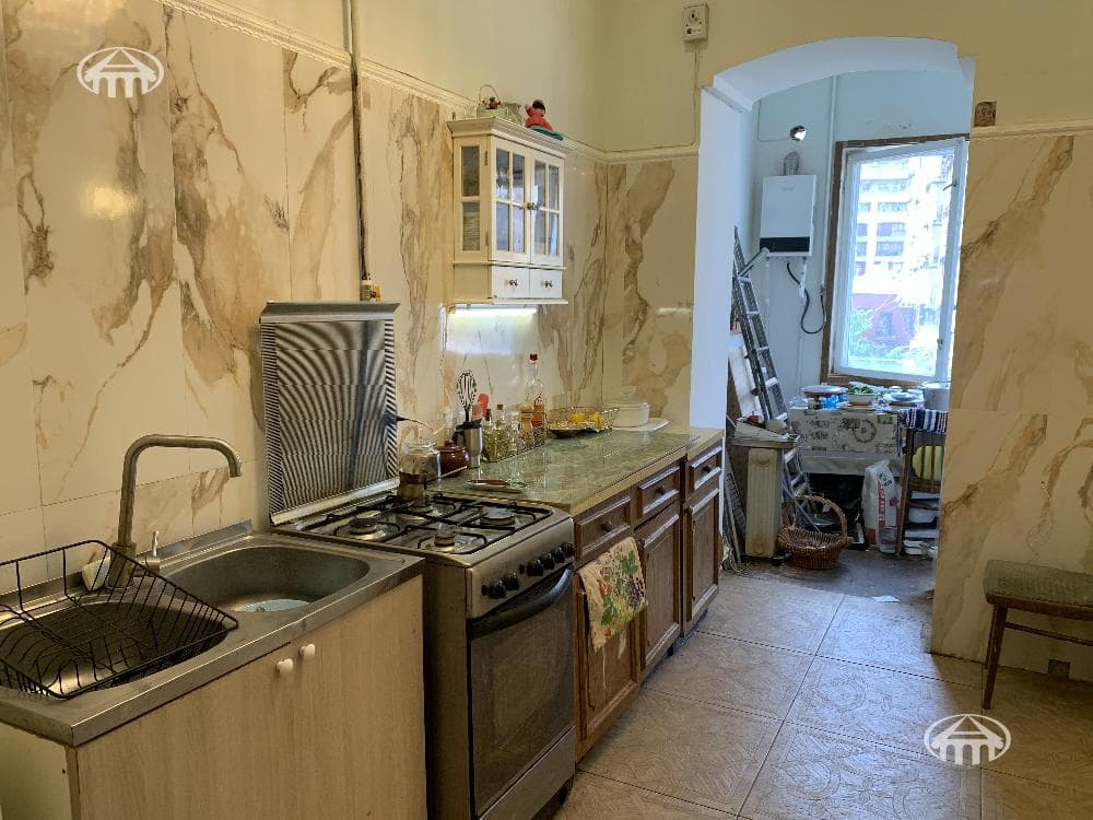 Apartment · 3 rooms · 88 m² · Kentron