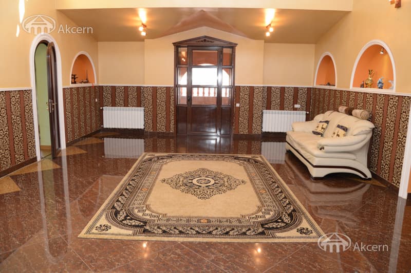 Mansion · 9 rooms · 590 m² · Arabkir