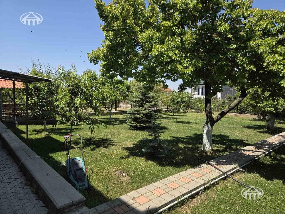 Mansion · 5 rooms · 296 m² · Djrvej