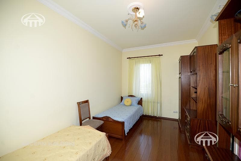 Mansion · 8 rooms · 607.5 m² · Qasax