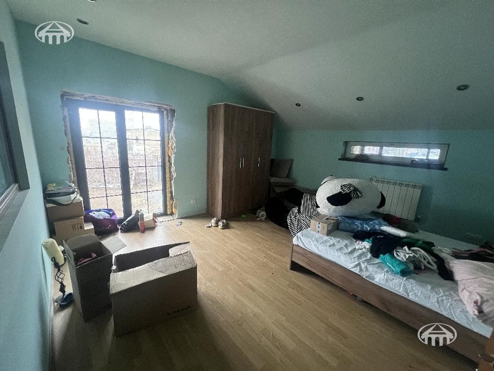 Дом · 5 комн. · 375 м² · Аджапняк