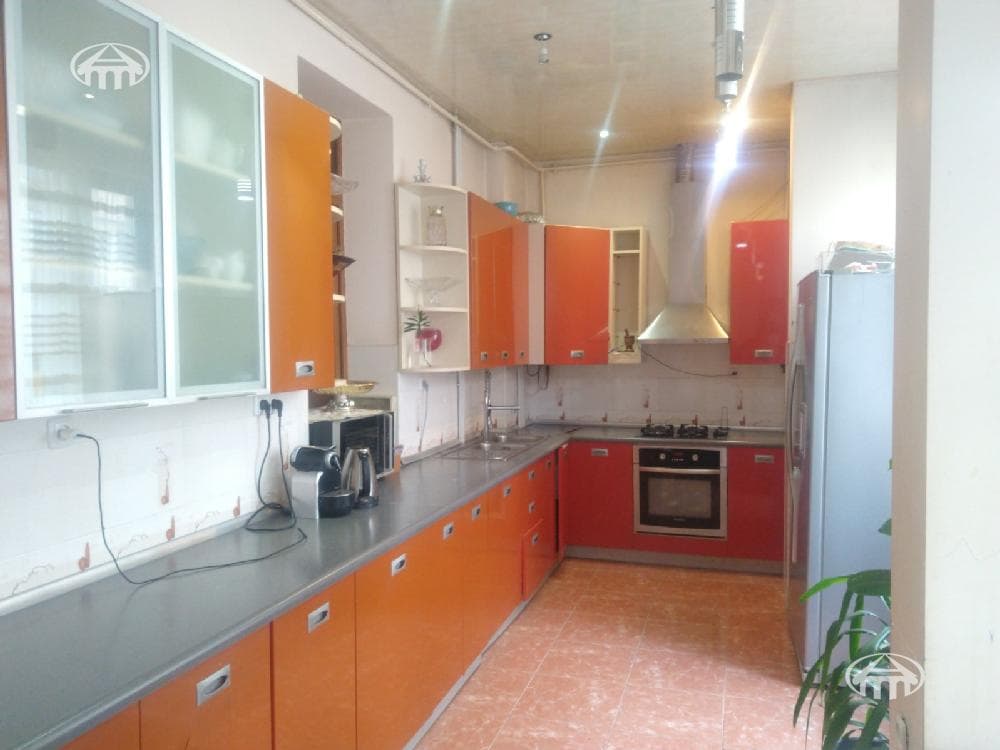 Apartment · 5 rooms · 164 m² · Kentron