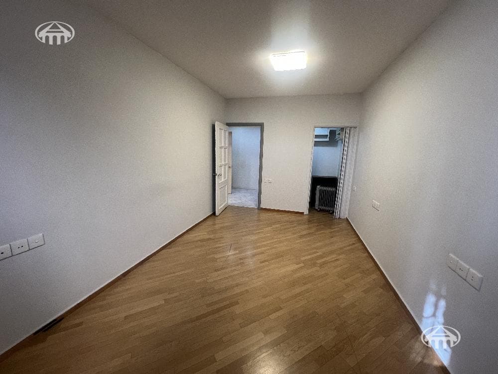 Office · 180 m² · Kentron