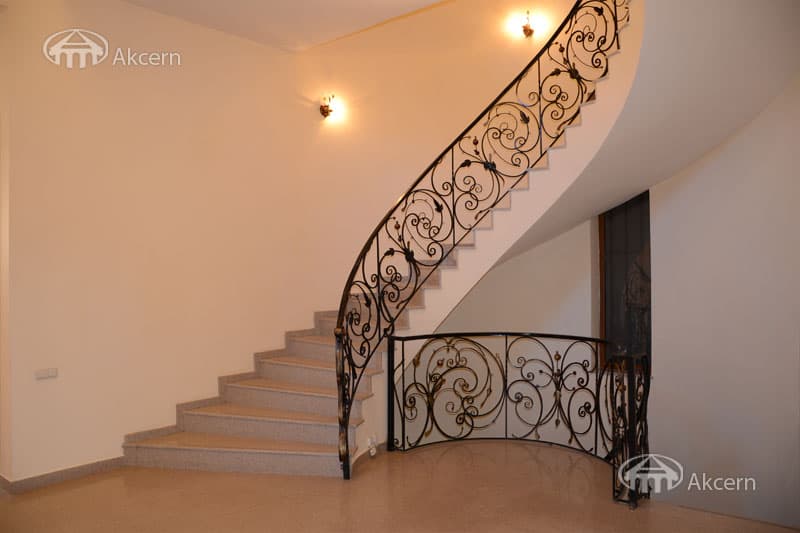 Mansion · 7 rooms · 615 m² · Kentron