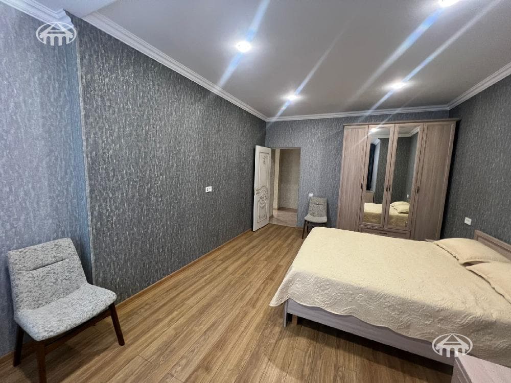 Բնակարան · 2 սեն. · 72 մ² · Կենտրոն
