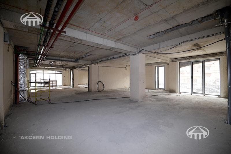 Retail · 305 m² · Kanaker-Zeytun