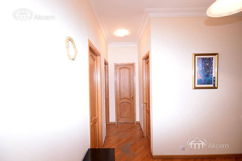 Բնակարան · 3 սեն. · 98 մ² · Արաբկիր — Լուսանկար 13 / 24