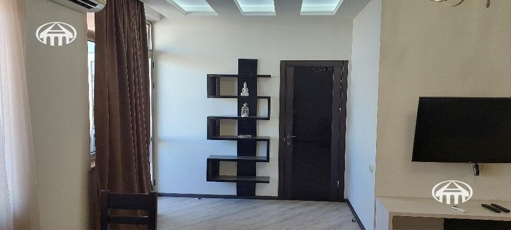 Apartment · 3 rooms · 104 m² · Kentron