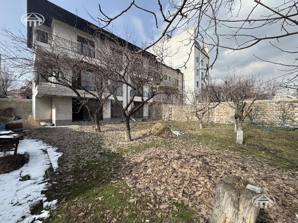 Առանձնատուն · 4 սեն. · 453 մ² · Քանաքեռ-Զեյթուն