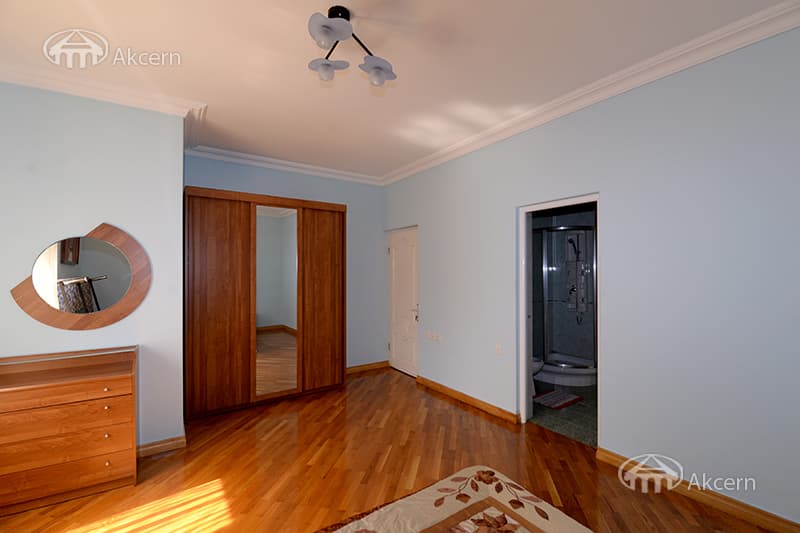 Mansion · 6 rooms · 530 m² · Nork-Marash