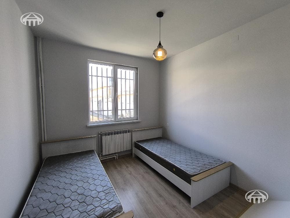 House · 4 rooms · 115 m² · Kentron