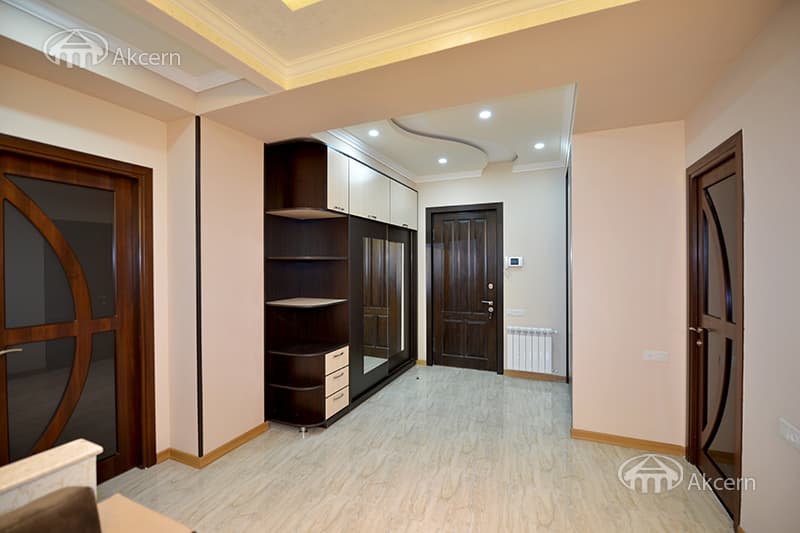 Apartment · 4 rooms · 280 m² · Kentron