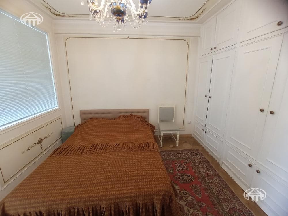 Квартира · 2 комн. · 77 м² · Кентрон