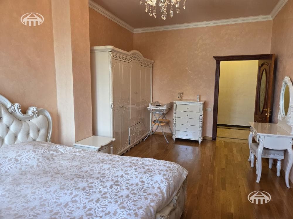 Office · 594 m² · Ajapnyak