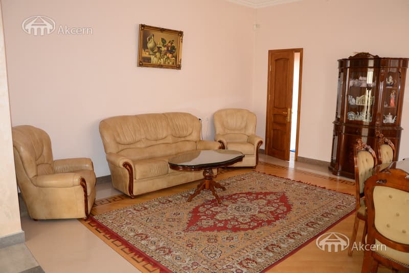 Особняк · 5 комн. · 300 м² · Арабкир