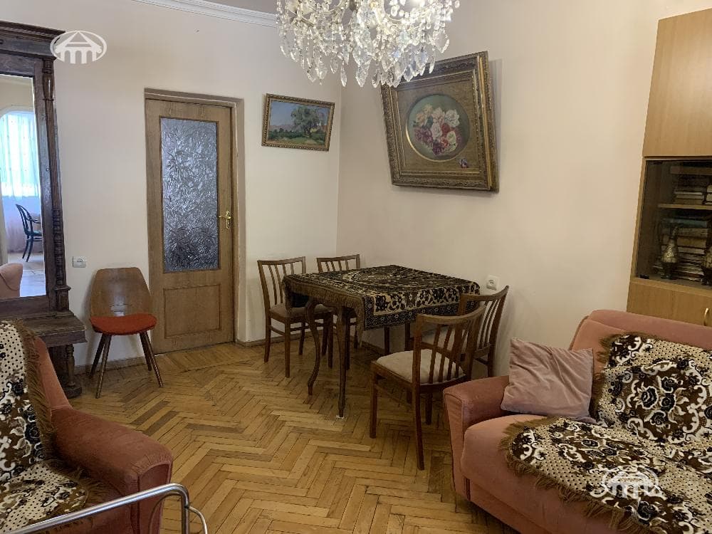 Квартира · 3 комн. · 74 м² · Кентрон