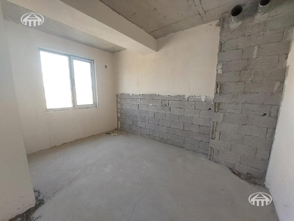 Квартира · 4 комн. · 103 м² · Аван