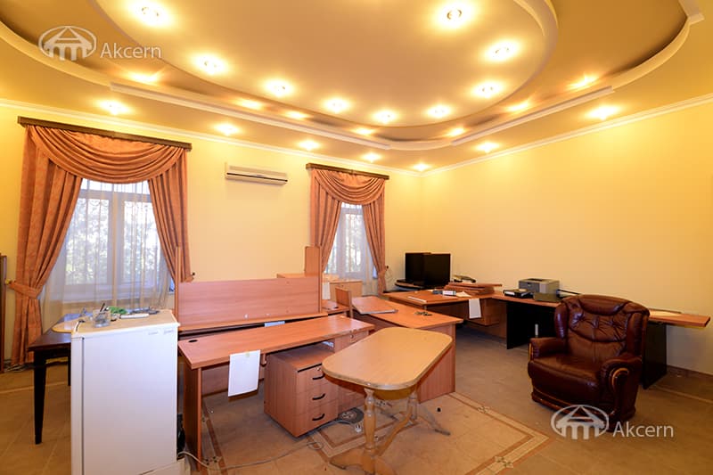 Apartment · 4 rooms · 150 m² · Kentron