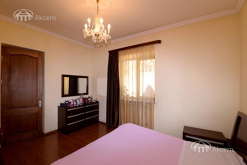 Mansion · 3 rooms · 160 m² · Nork-Marash