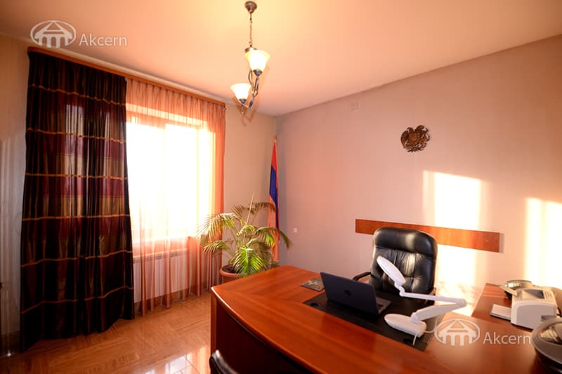 Особняк · 5 комн. · 270 м² · Канакер-Зейтун
