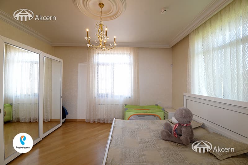 Mansion · 7 rooms · 729 m² · v. Arinj