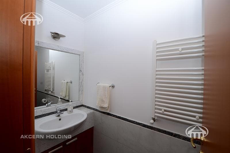 Apartment · 4 rooms · 254 m² · Kentron